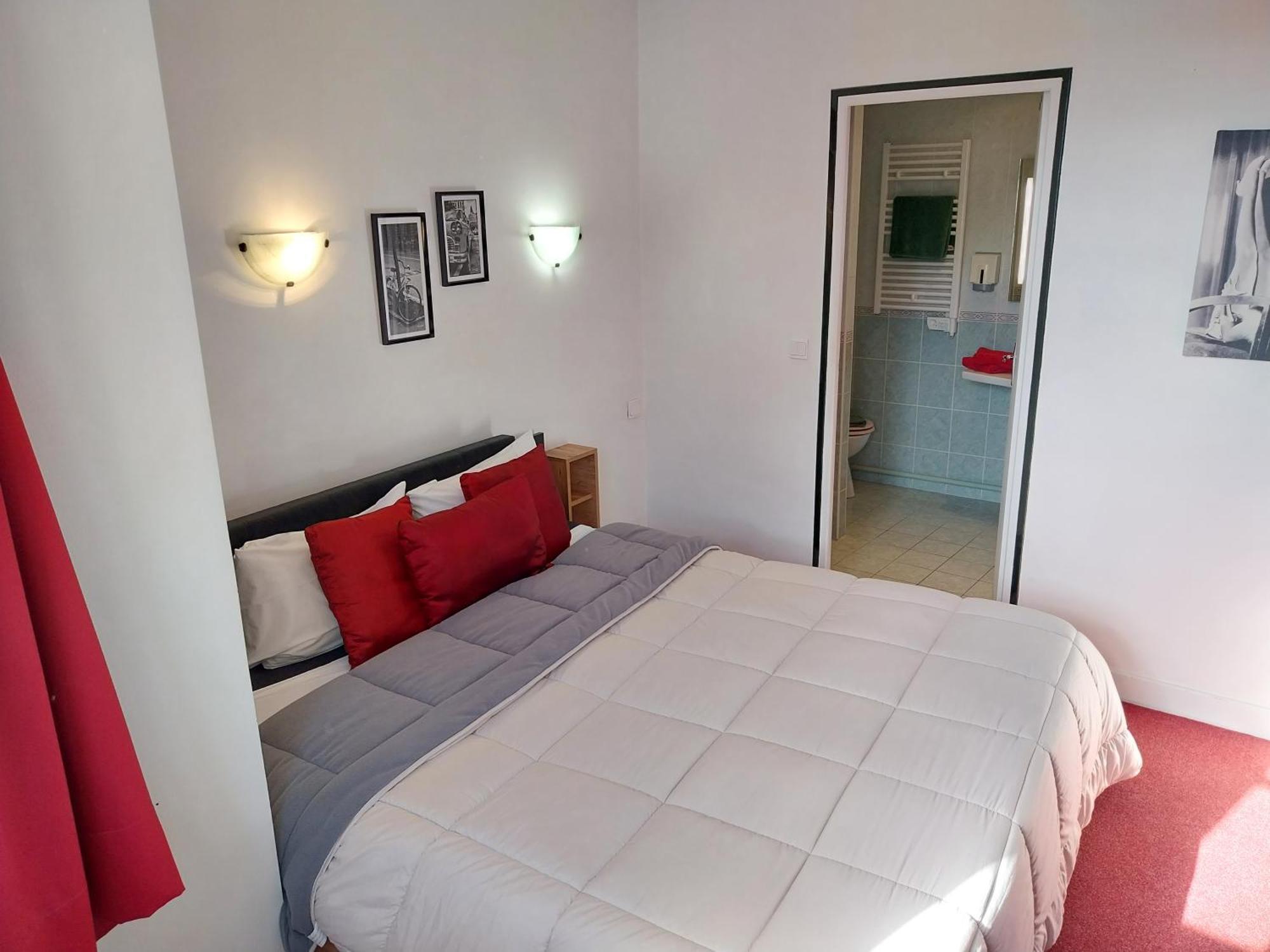 Hôtel Jean XXII Cahors Bagian luar foto